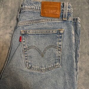 Levi’s Wedgie straight leg Jean